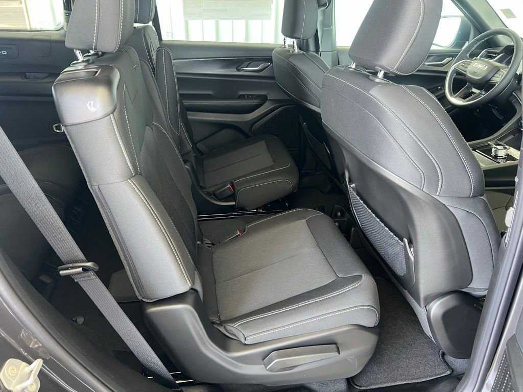 New 2025 Jeep Grand Cherokee L Laredo w/ Luxury Tech Group I image 23