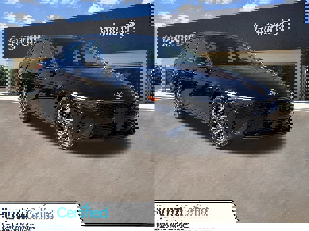 Certified 2025 Hyundai Elantra Limited image 1