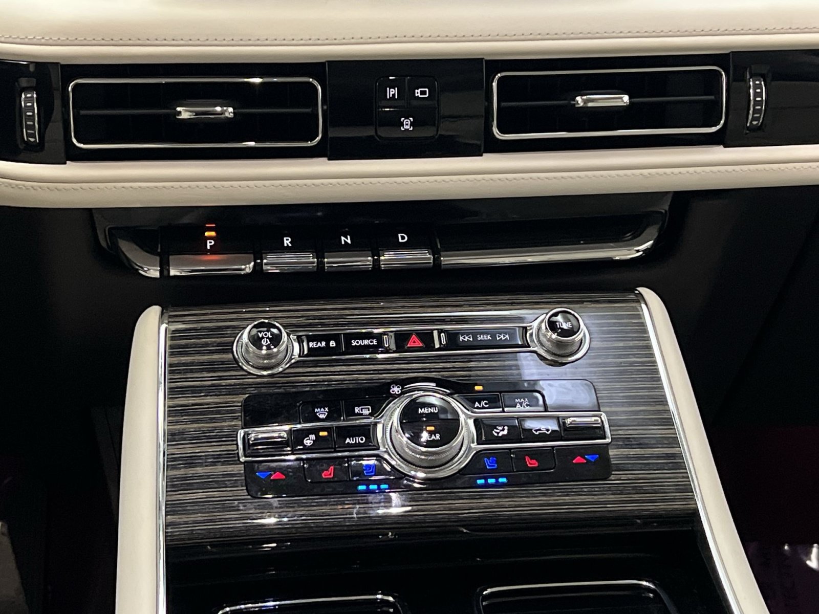 Used 2023 Lincoln Aviator Black Label AWD/4WD image 20
