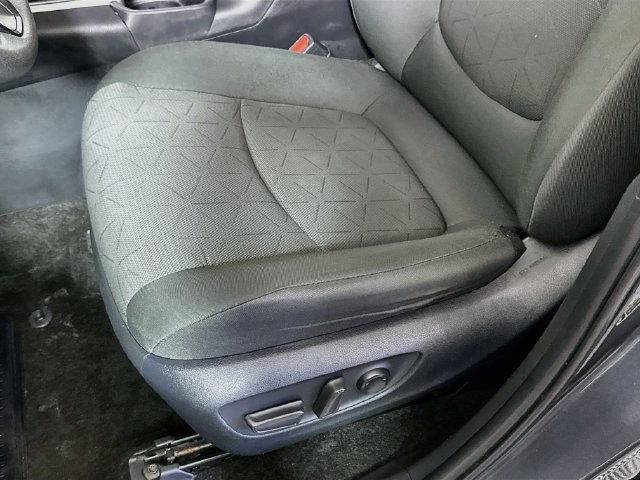 Used 2024 Toyota RAV4 XLE FWD image 22