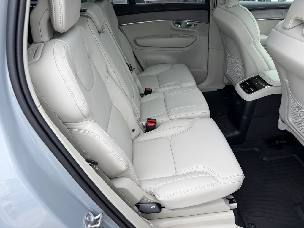 New 2026 Volvo XC90 T8 Ultra w/ Protection Package Premier AWD/4WD image 11