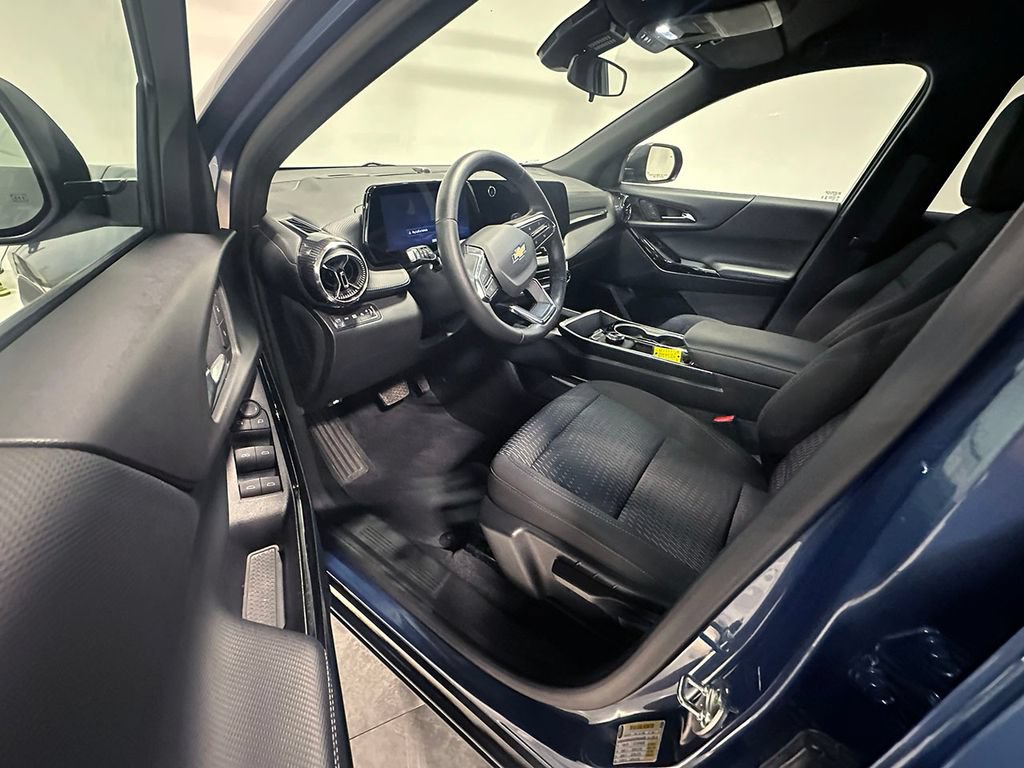 Used 2026 Chevrolet Equinox LT AWD/4WD image 18