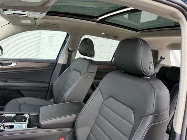 New 2025 Volkswagen Atlas SEL image 18