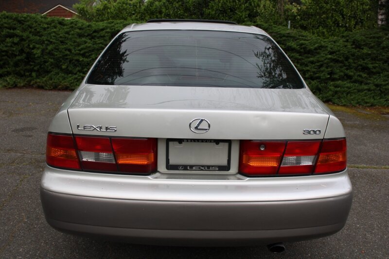 Used 1999 Lexus ES 330 FWD image 11