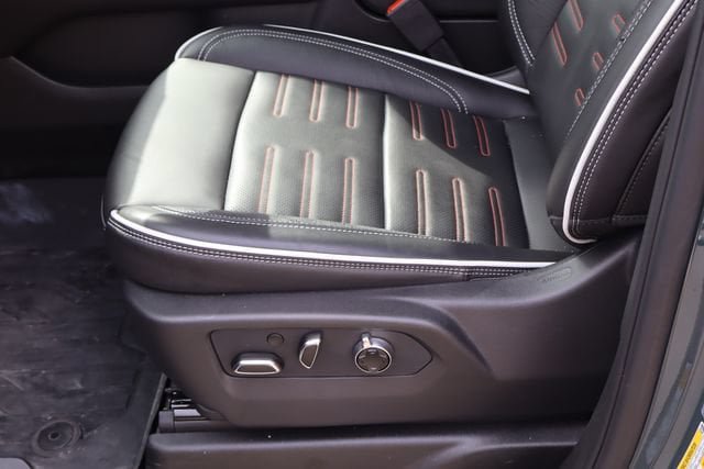Used 2026 GMC Yukon AT4 Ultimate w/ LPO, Floor Liner Package AWD/4WD image 25