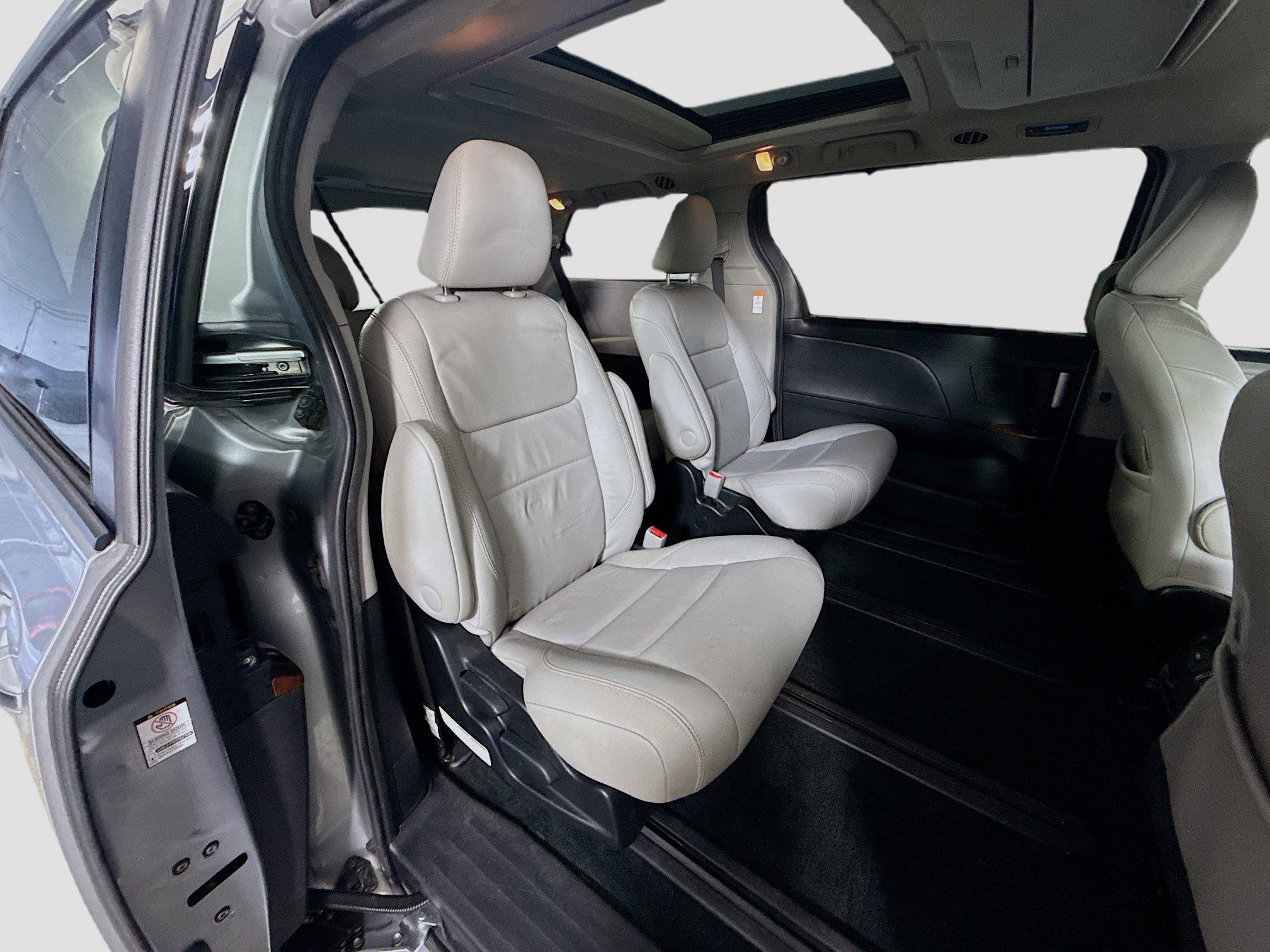Used 2017 Toyota Sienna Limited Premium image 26