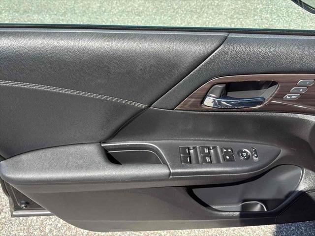 Used 2016 Honda Accord EX-L image 10