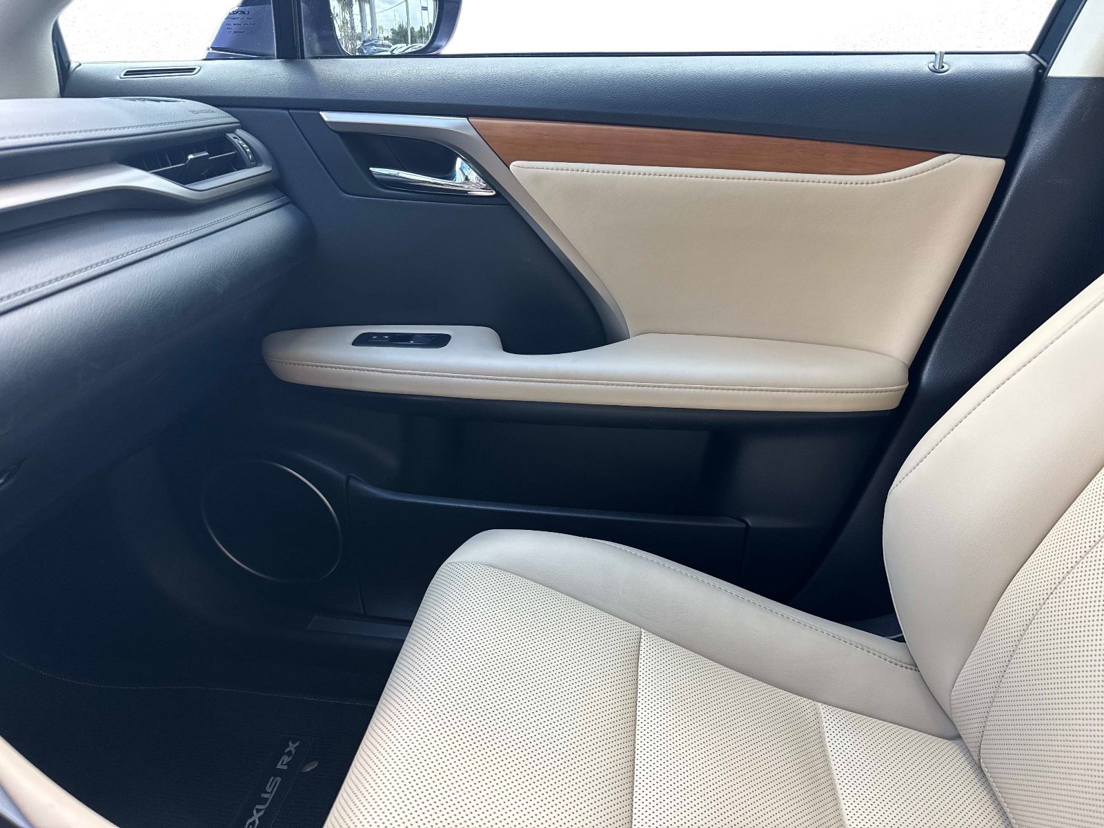 Certified 2022 Lexus RX 350 FWD w/ Premium Package image 24