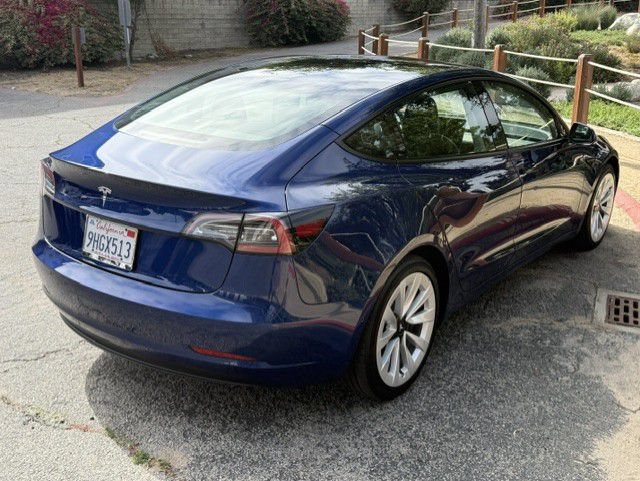 Used 2022 Tesla Model 3 Standard Range RWD image 2
