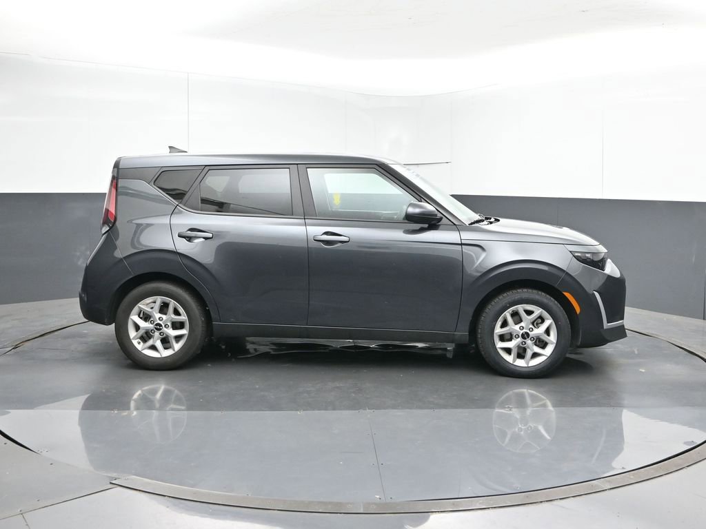 Used 2025 Kia Soul LX w/ LX Technology Package image 6