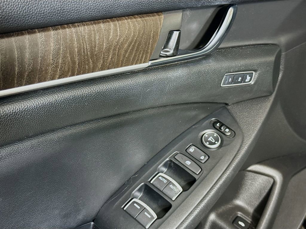 Used 2019 Honda Accord EX-L image 17