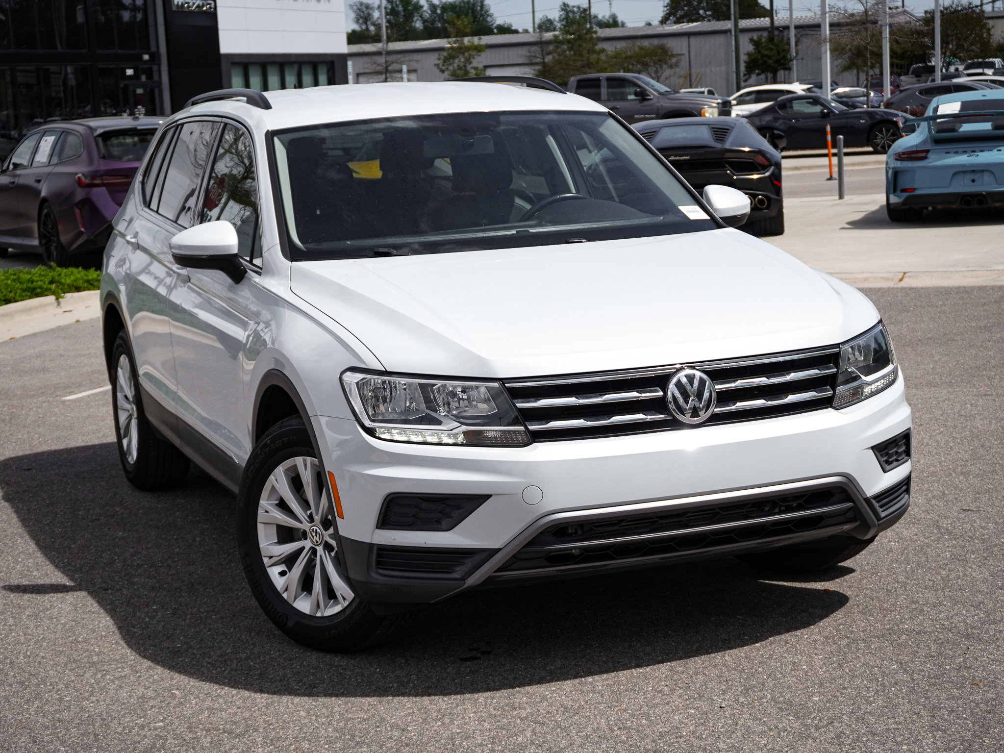 Used 2018 Volkswagen Tiguan SE image 2