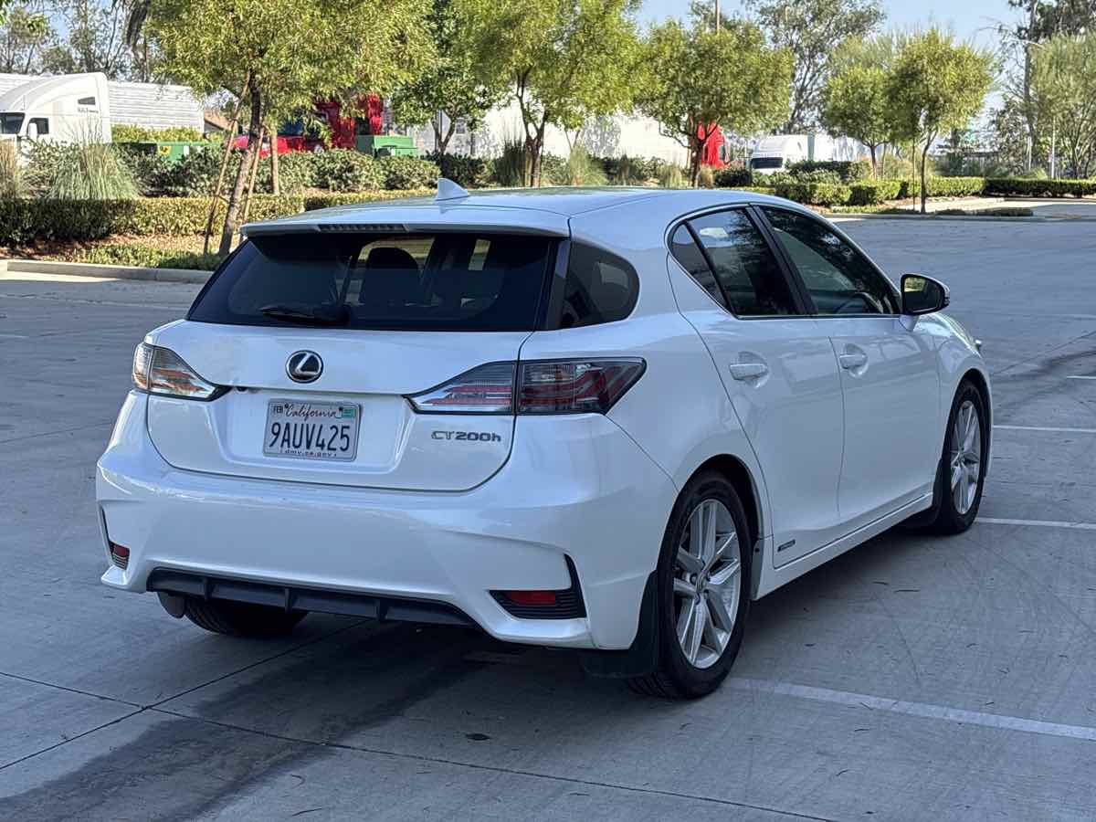 Used 2015 Lexus CT 200h FWD image 3