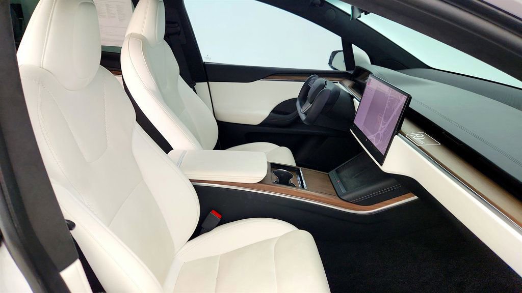 Used 2022 Tesla Model X image 28