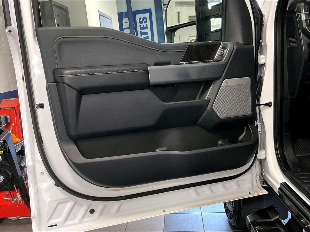 Used 2023 Ford F350 Lariat w/ Lariat Ultimate Package AWD/4WD image 9