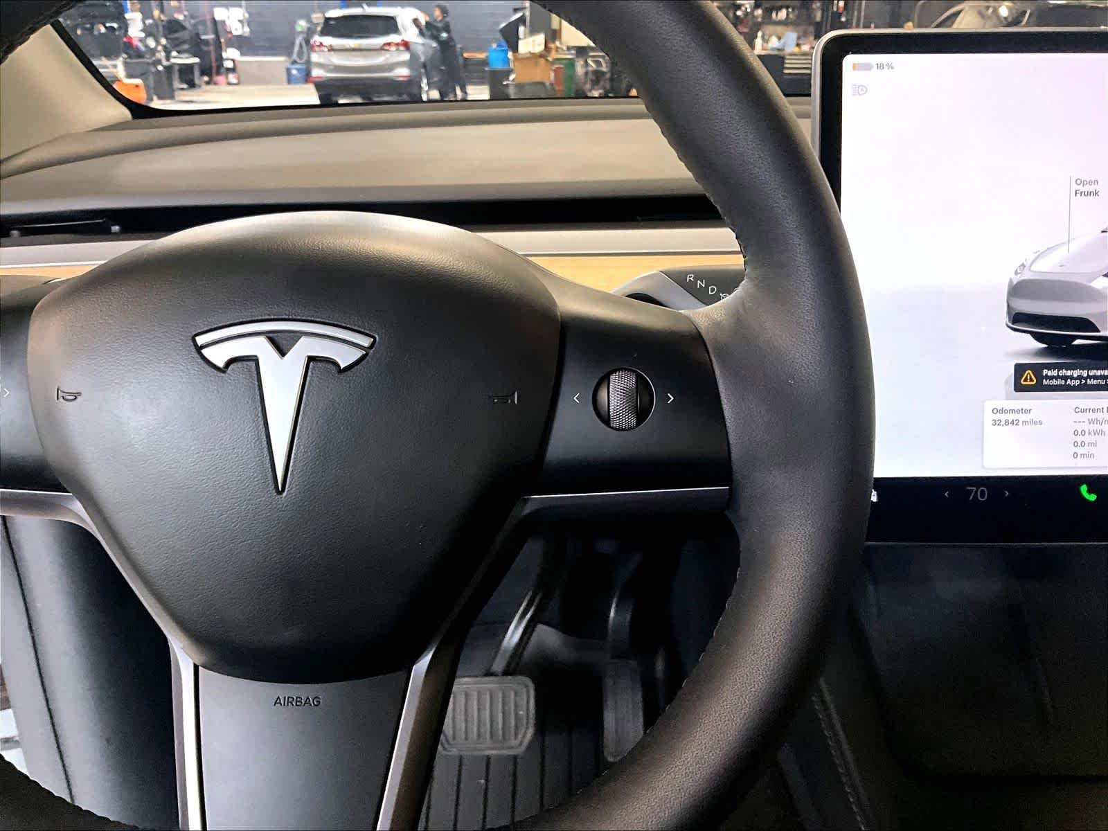 Used 2023 Tesla Model Y AWD image 25