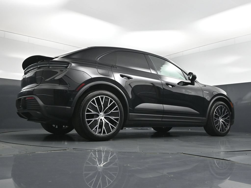 New 2026 Porsche Macan 4 Electric AWD/4WD image 26