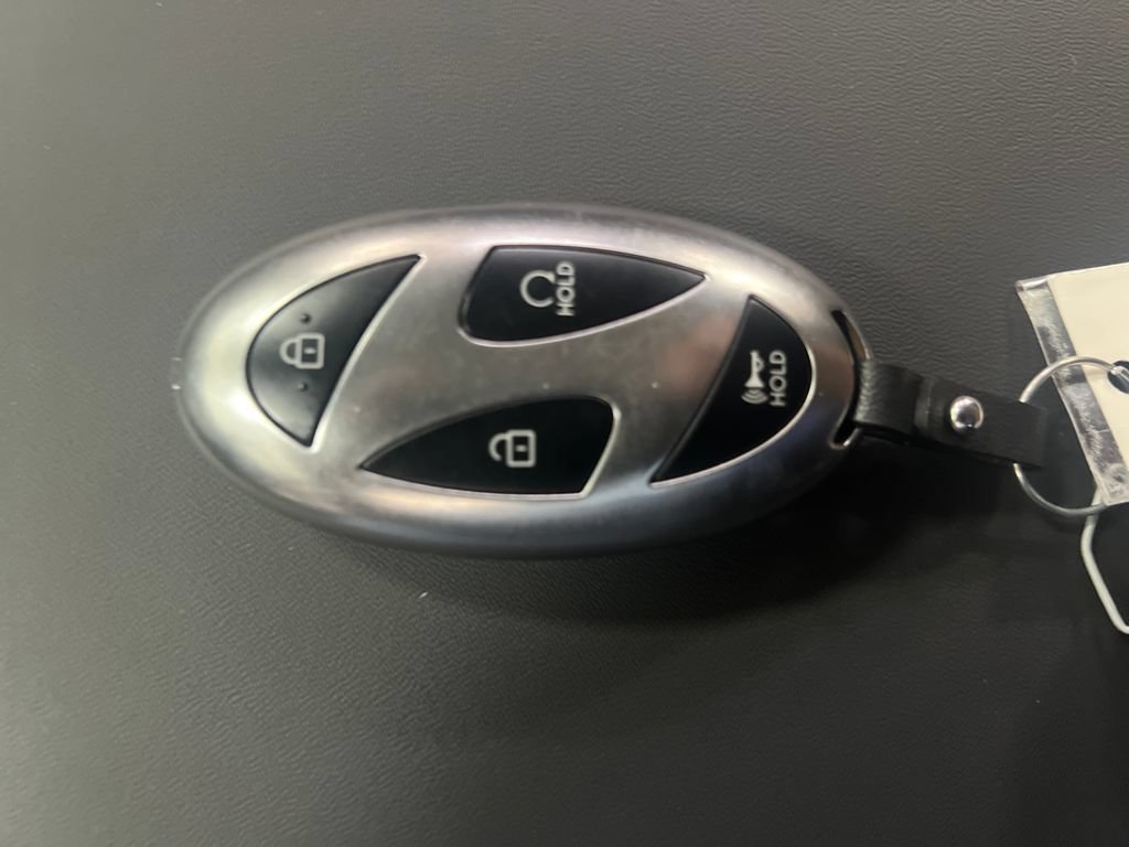 Used 2026 Hyundai Santa Fe SE FWD image 33