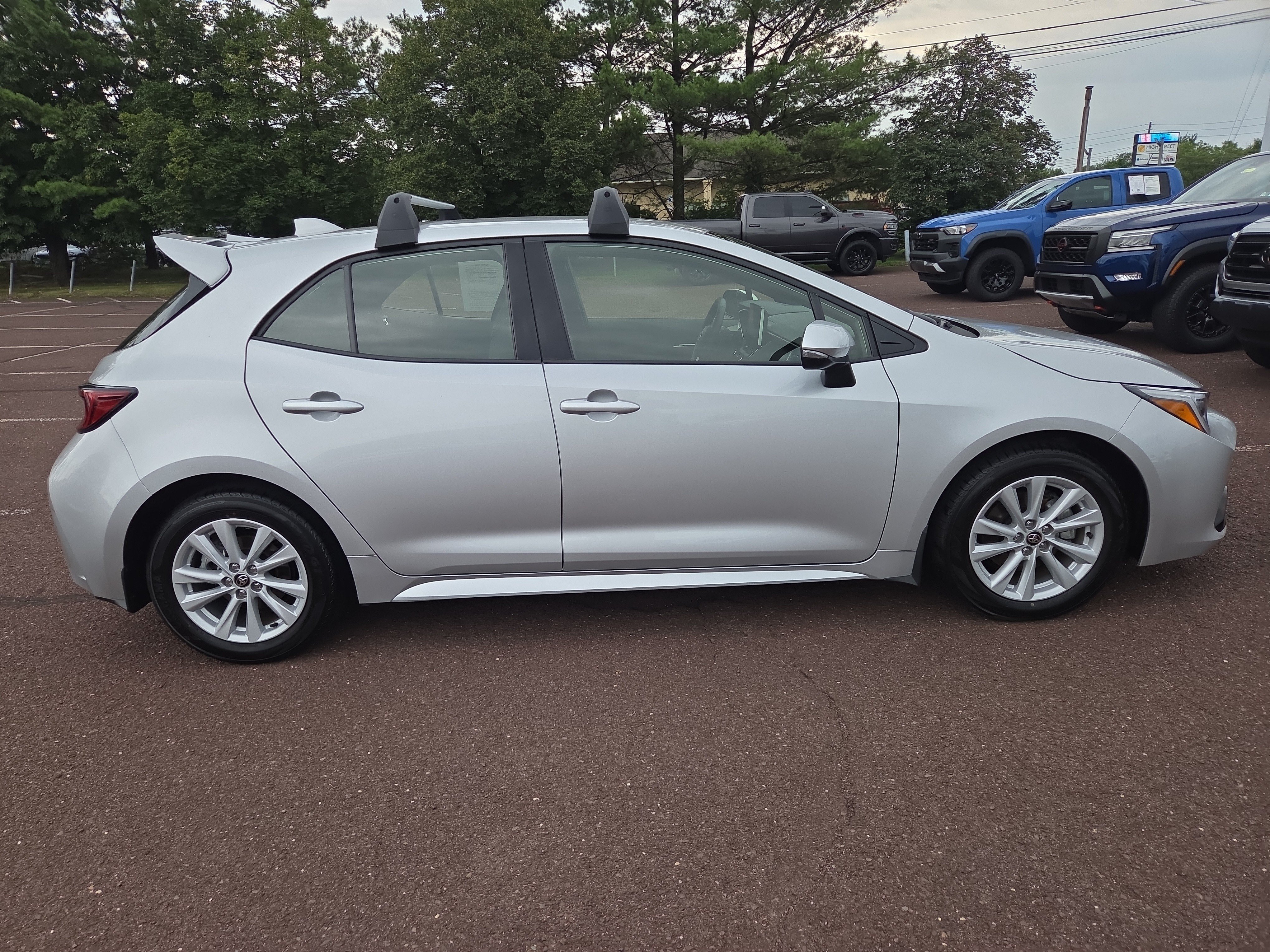 Certified 2025 Toyota Corolla SE FWD image 2