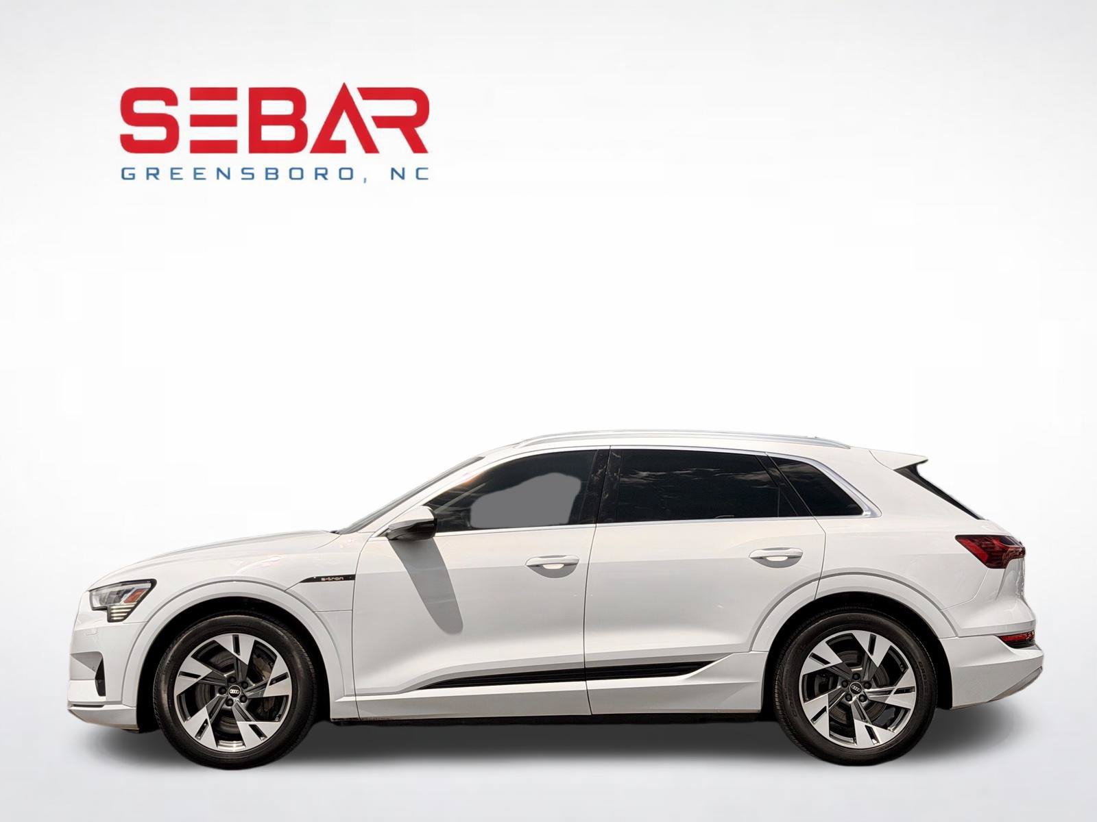 Used 2022 Audi e-tron Premium w/ Towing Package AWD/4WD image 17