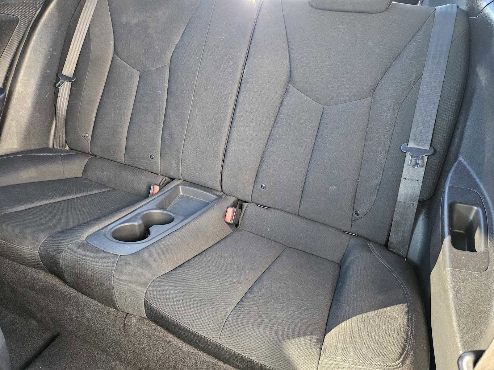 Used 2017 Hyundai Veloster Value Edition image 28