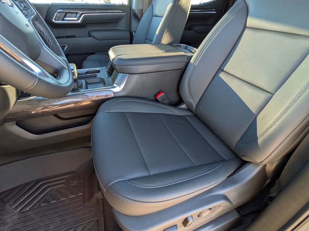New 2026 Chevrolet Silverado 1500 LTZ w/ LTZ Premium Package image 13