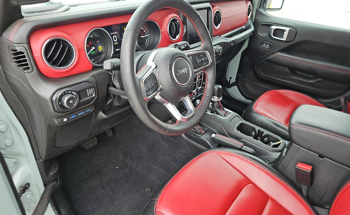 Used 2023 Jeep Wrangler Unlimited Rubicon 4xe image 9
