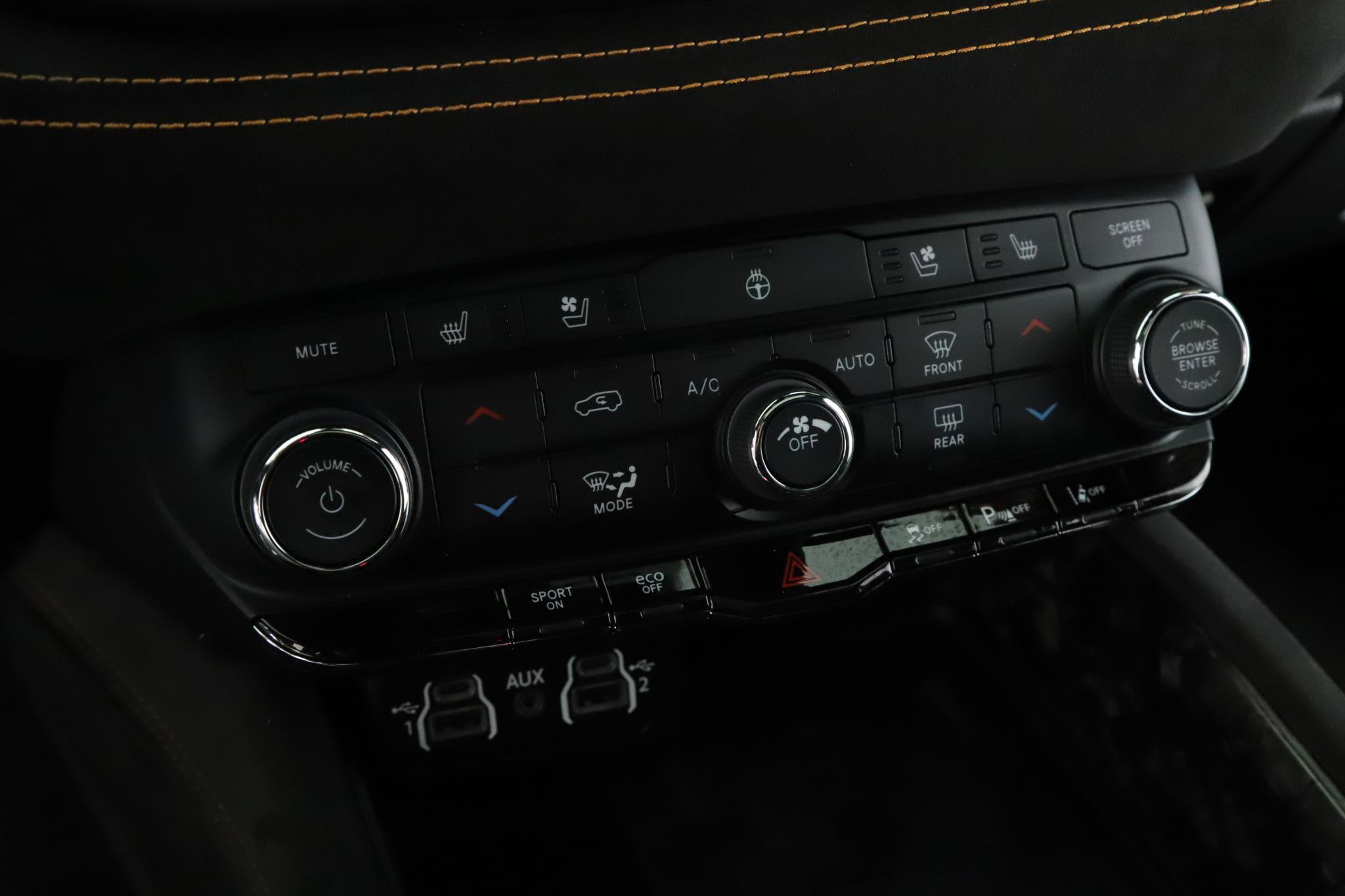 Used 2022 Dodge Durango R/T w/ Hemi Orange Plus Package image 16