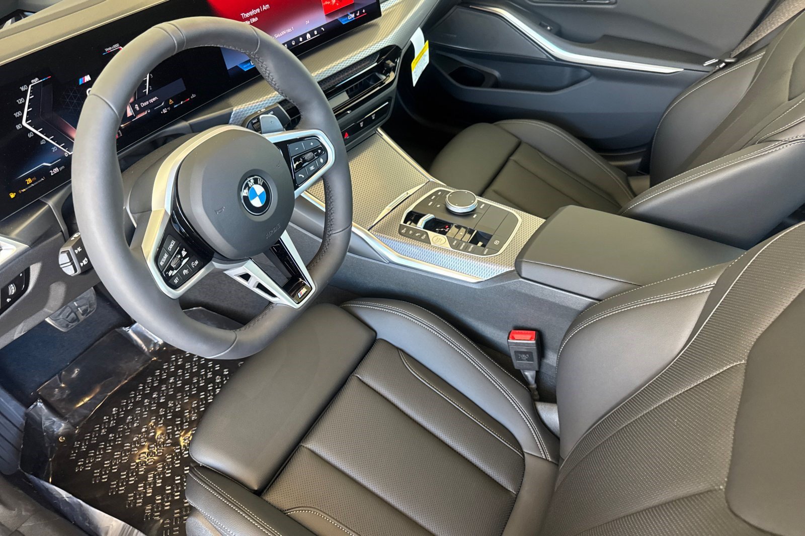 New 2026 BMW 330i xDrive Sedan w/ M Sport Package AWD/4WD image 4