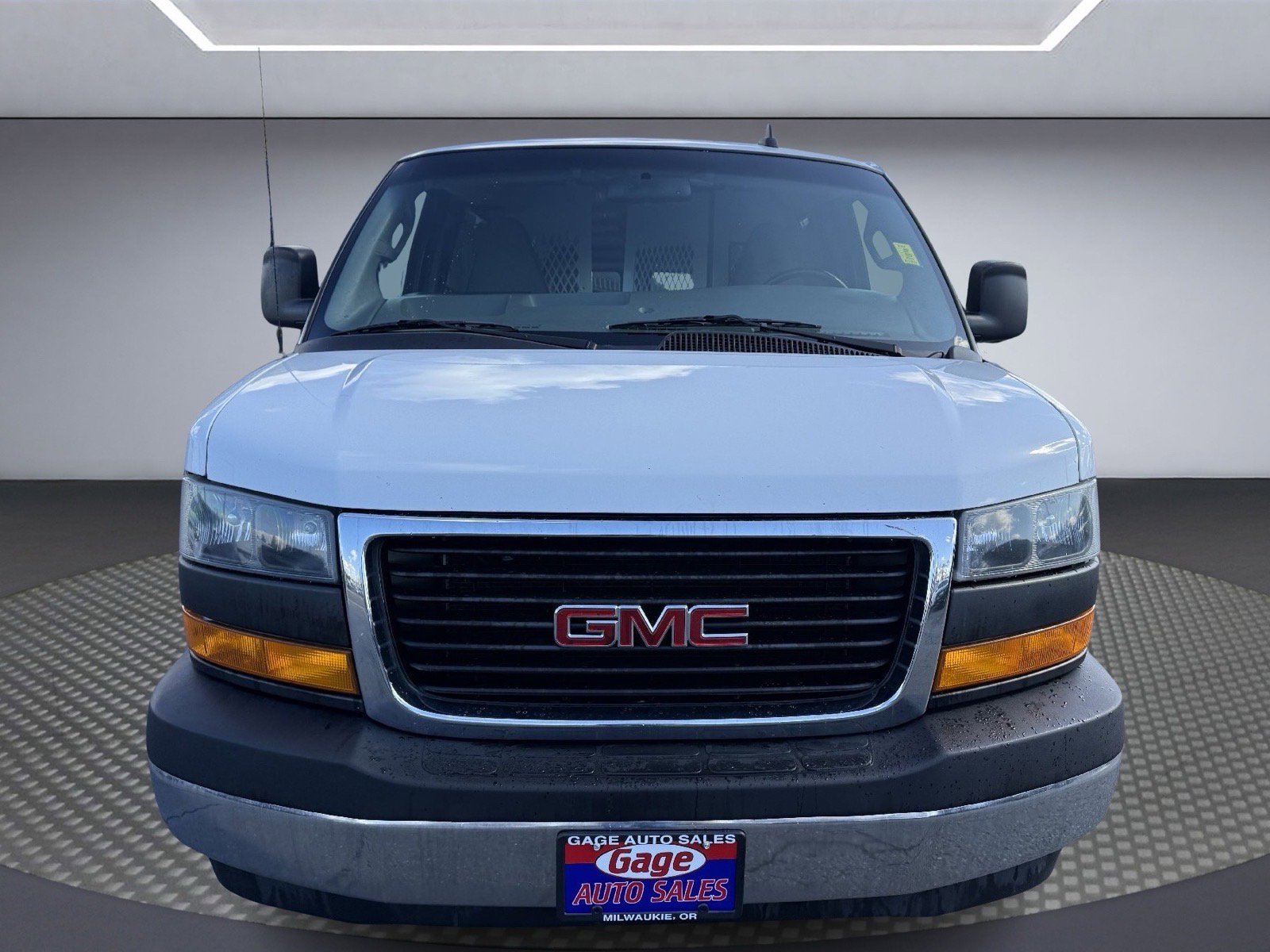 Used 2021 GMC Savana 2500 Extended w/ Driver Convenience Package image 16