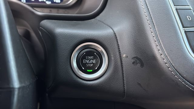 Used 2024 Chevrolet Suburban LT RWD image 28