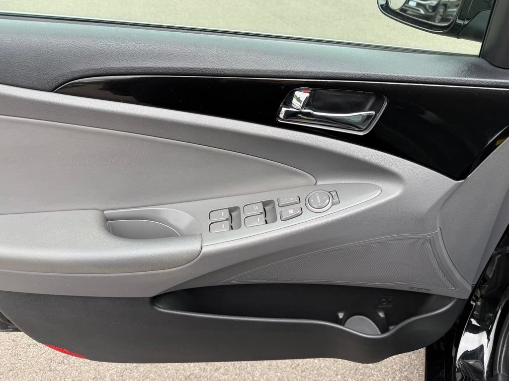 Used 2012 Hyundai Sonata Limited FWD image 24