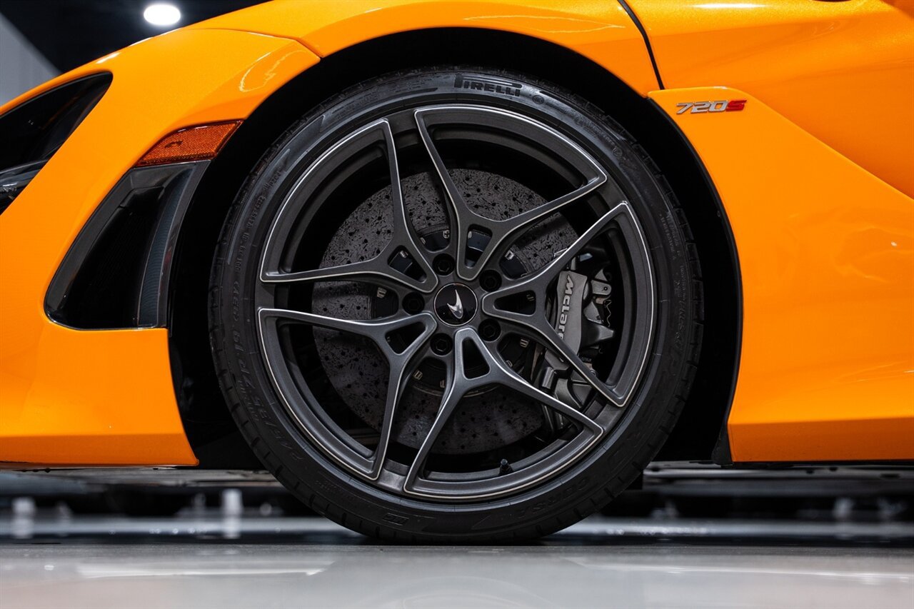 Used 2019 McLaren 720S Performance RWD image 12