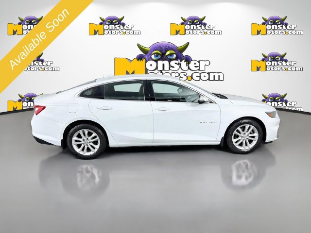 Used 2017 Chevrolet Malibu LT FWD image 4