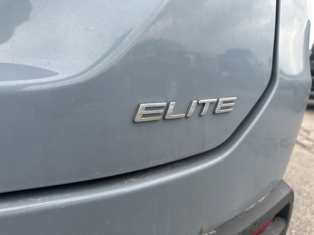 Used 2023 Honda Pilot Elite image 4