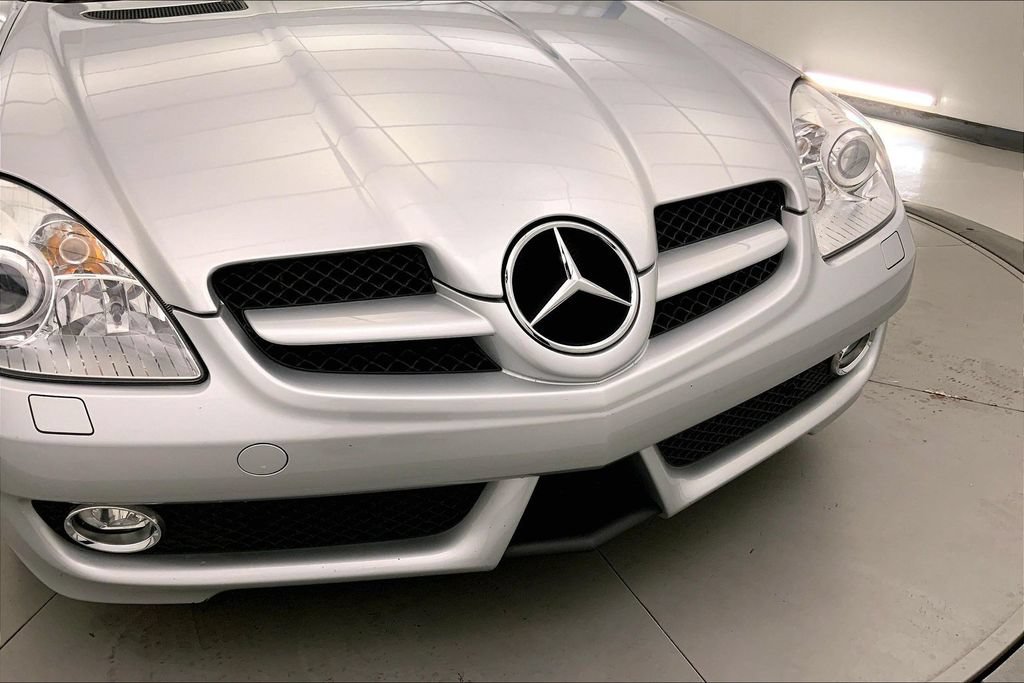 Used 2010 Mercedes-Benz SLK 350 image 25