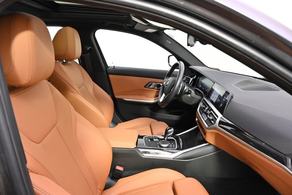 Used 2022 BMW 330i xDrive Sedan w/ Driving Assistance Package image 16