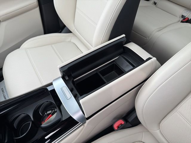 Used 2025 Mercedes-Benz GLC 300 4MATIC image 22