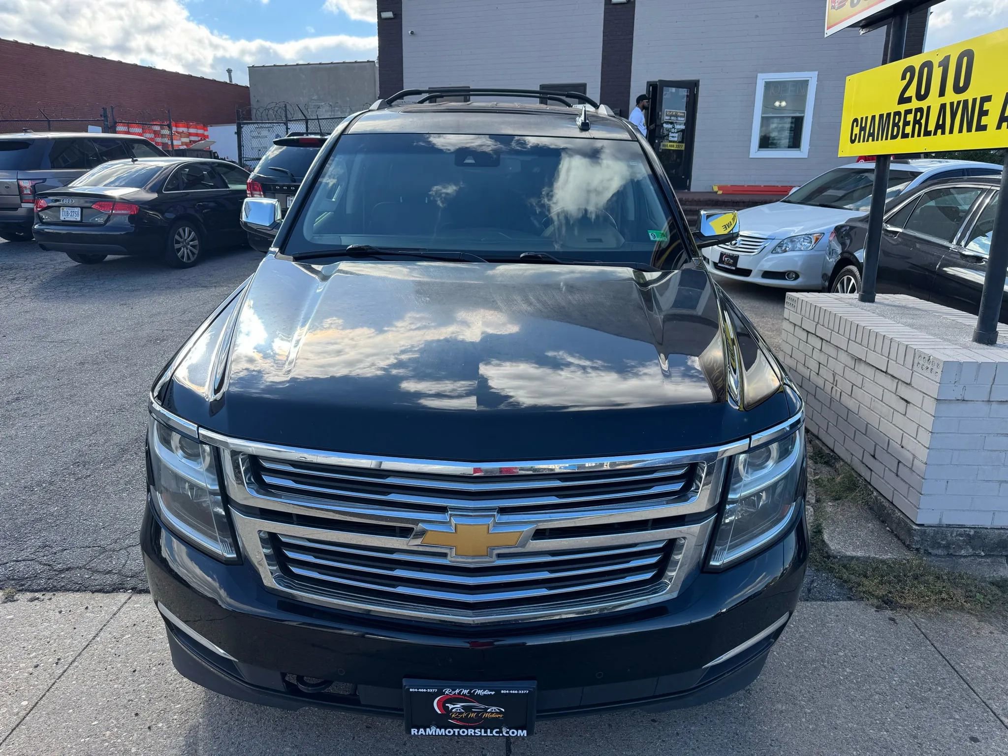 Used 2015 Chevrolet Suburban LTZ image 10