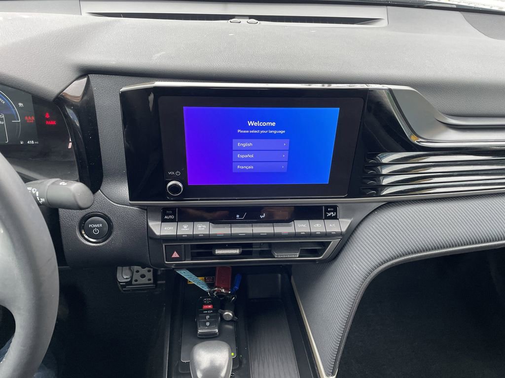 Used 2025 Toyota Camry SE AWD/4WD image 18