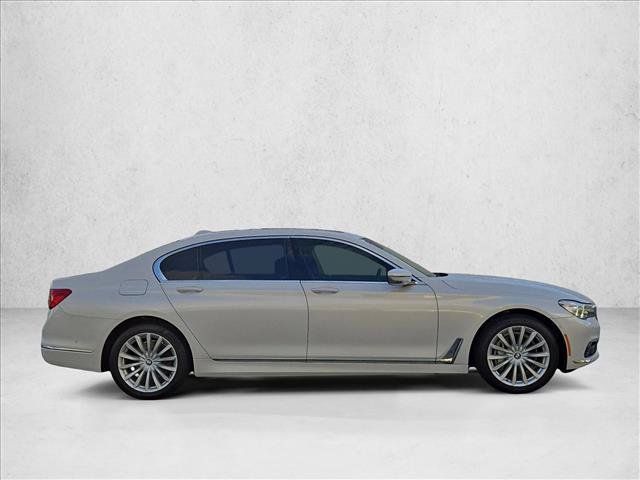 Used 2017 BMW 740i RWD image 4