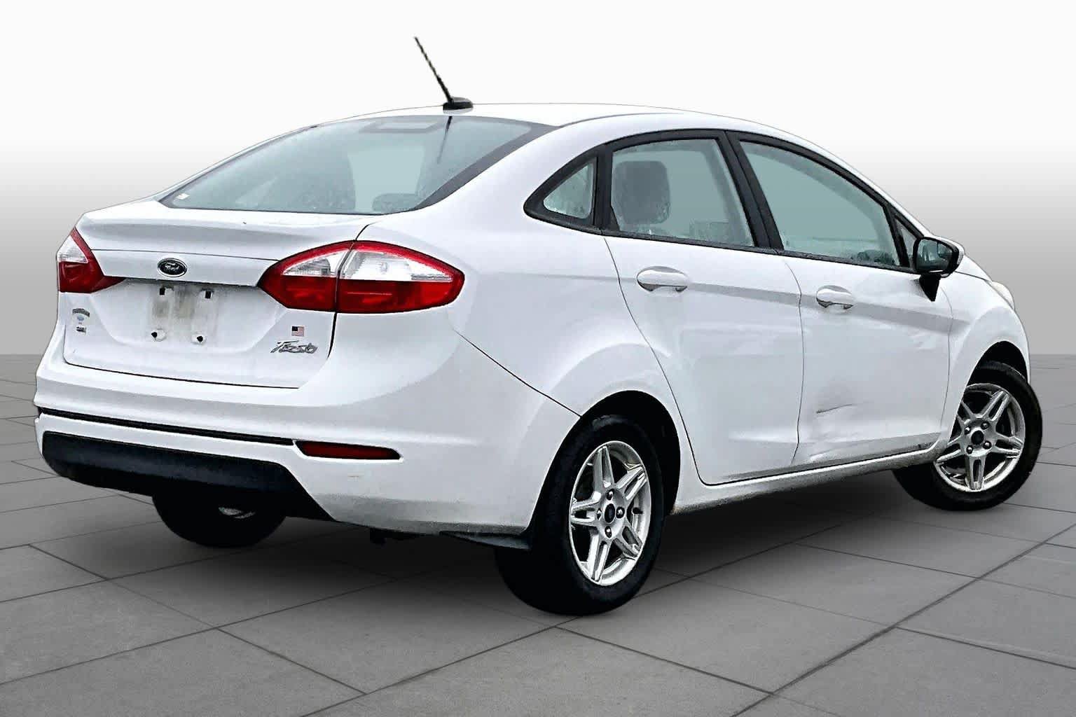 Used 2017 Ford Fiesta SE FWD image 13