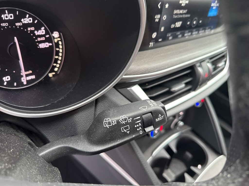 Used 2023 Alfa Romeo Stelvio Ti image 36