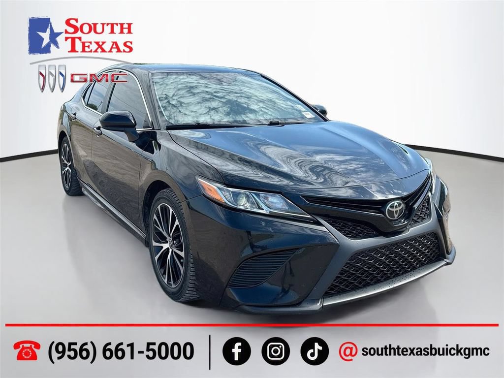 Used 2020 Toyota Camry SE FWD image 1