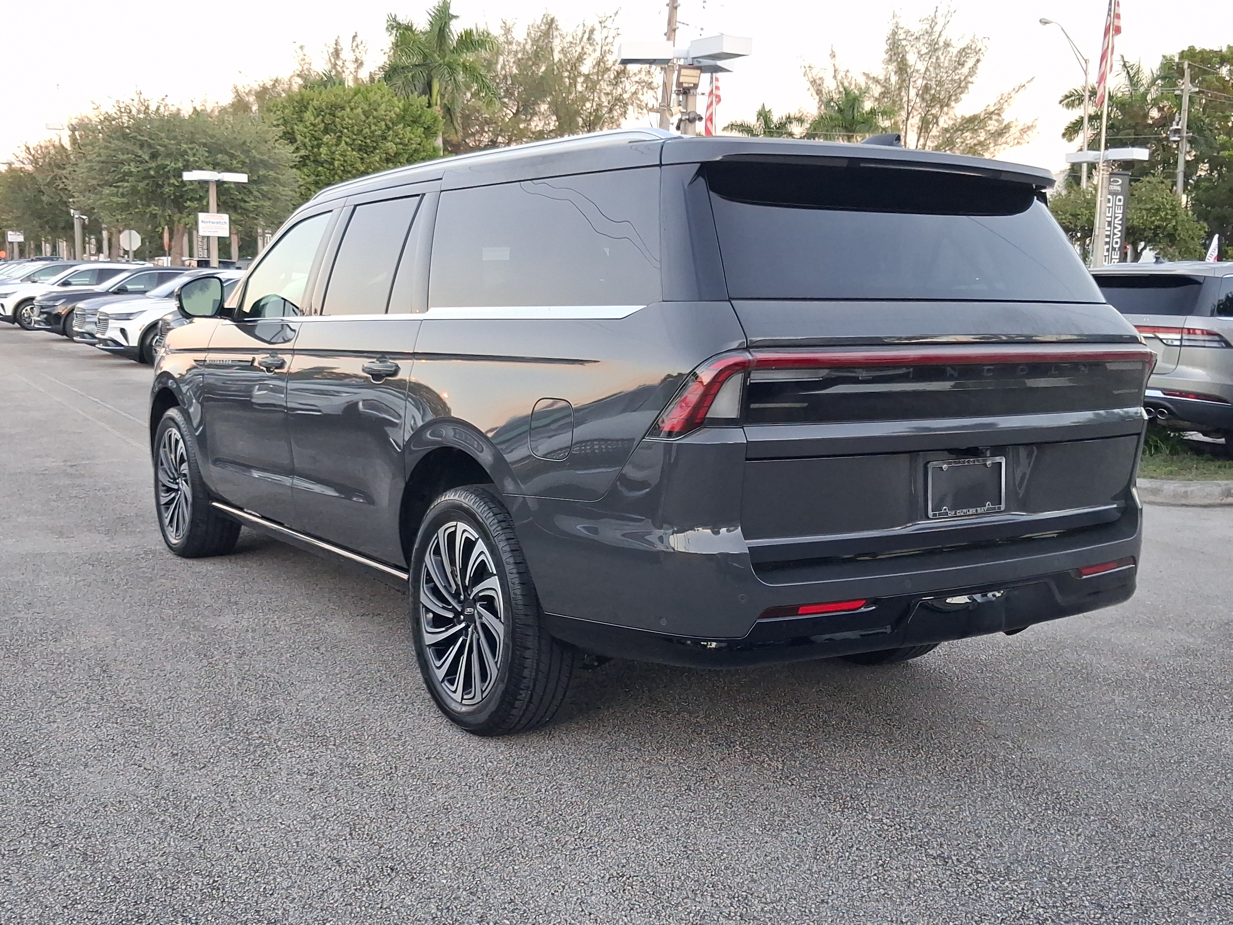 Used 2025 Lincoln Navigator L Black Label AWD/4WD image 3