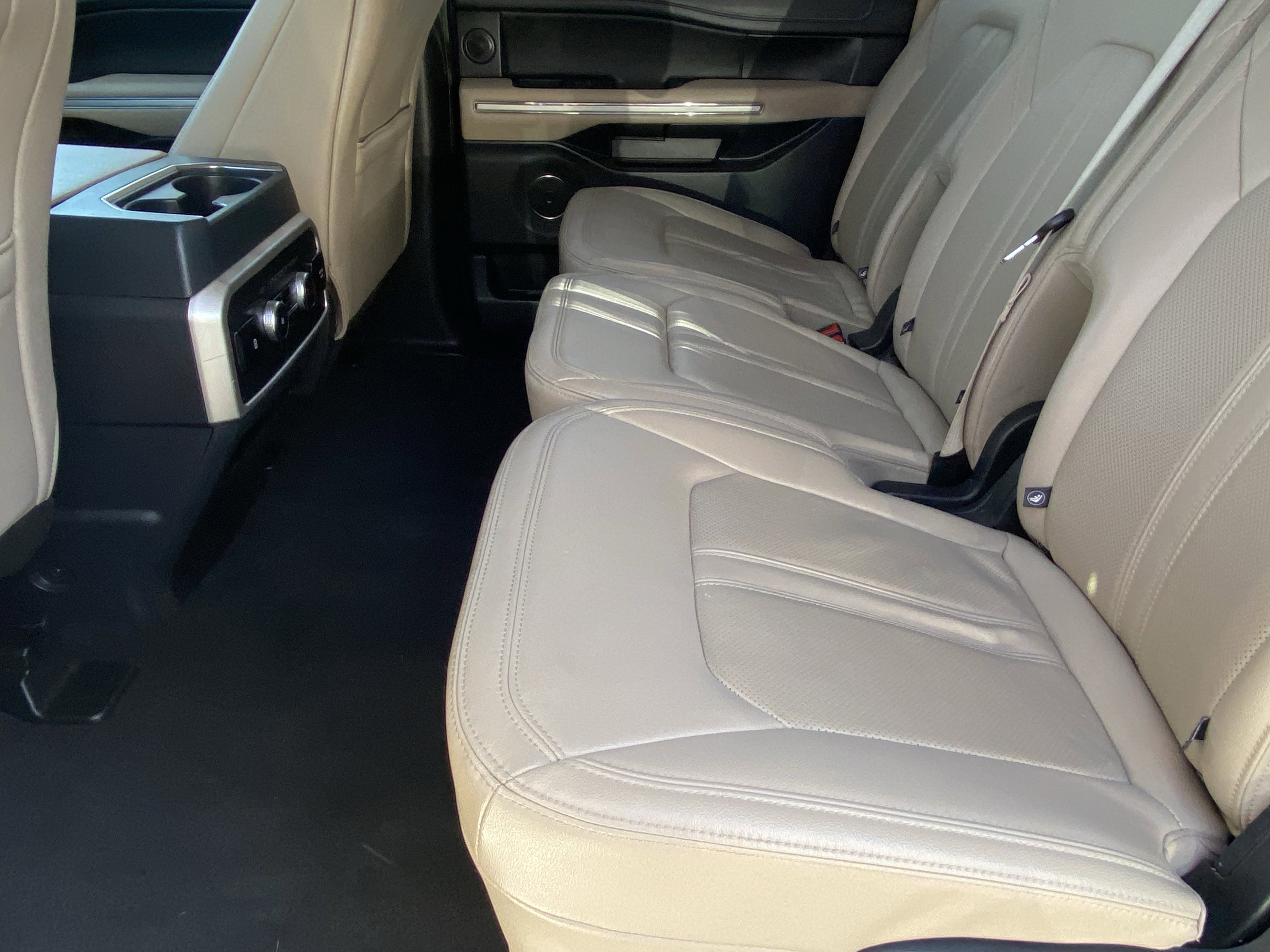 Used 2024 Ford Expedition Max Limited RWD image 15