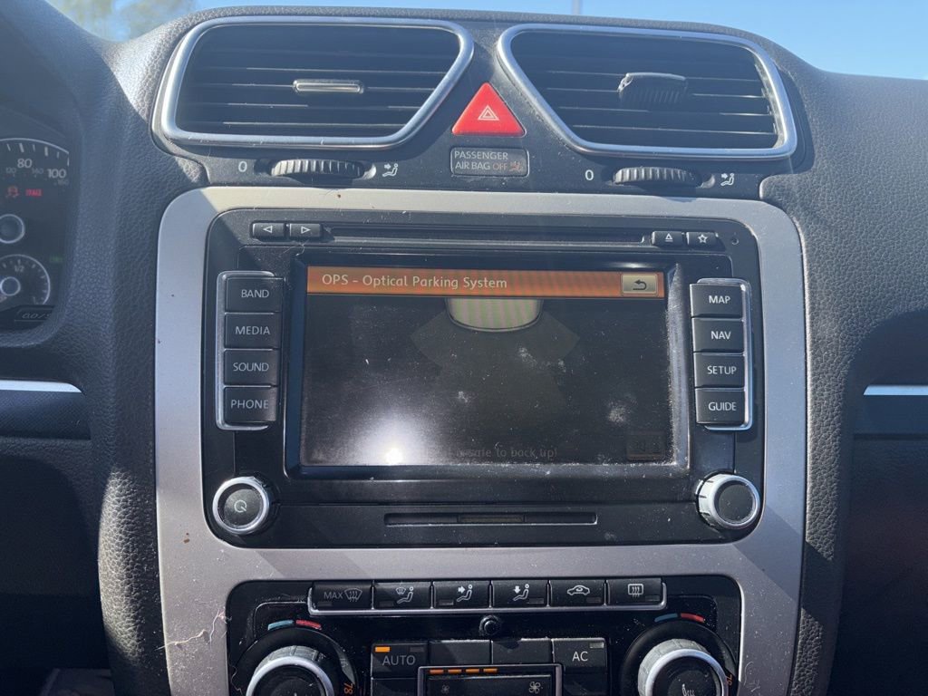 Used 2012 Volkswagen Eos Executive FWD image 11