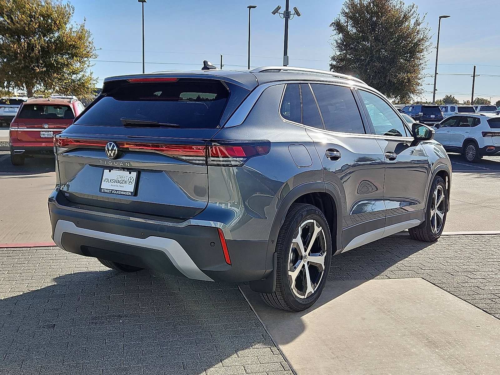 New 2026 Volkswagen Tiguan SE image 3