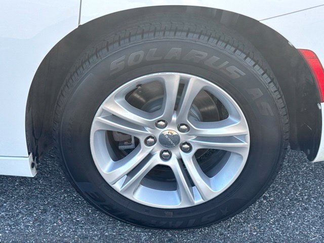 Used 2019 Dodge Charger SXT RWD image 22
