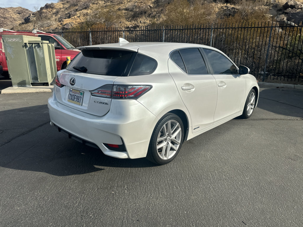 Used 2015 Lexus CT 200h w/ Navigation Package FWD image 3